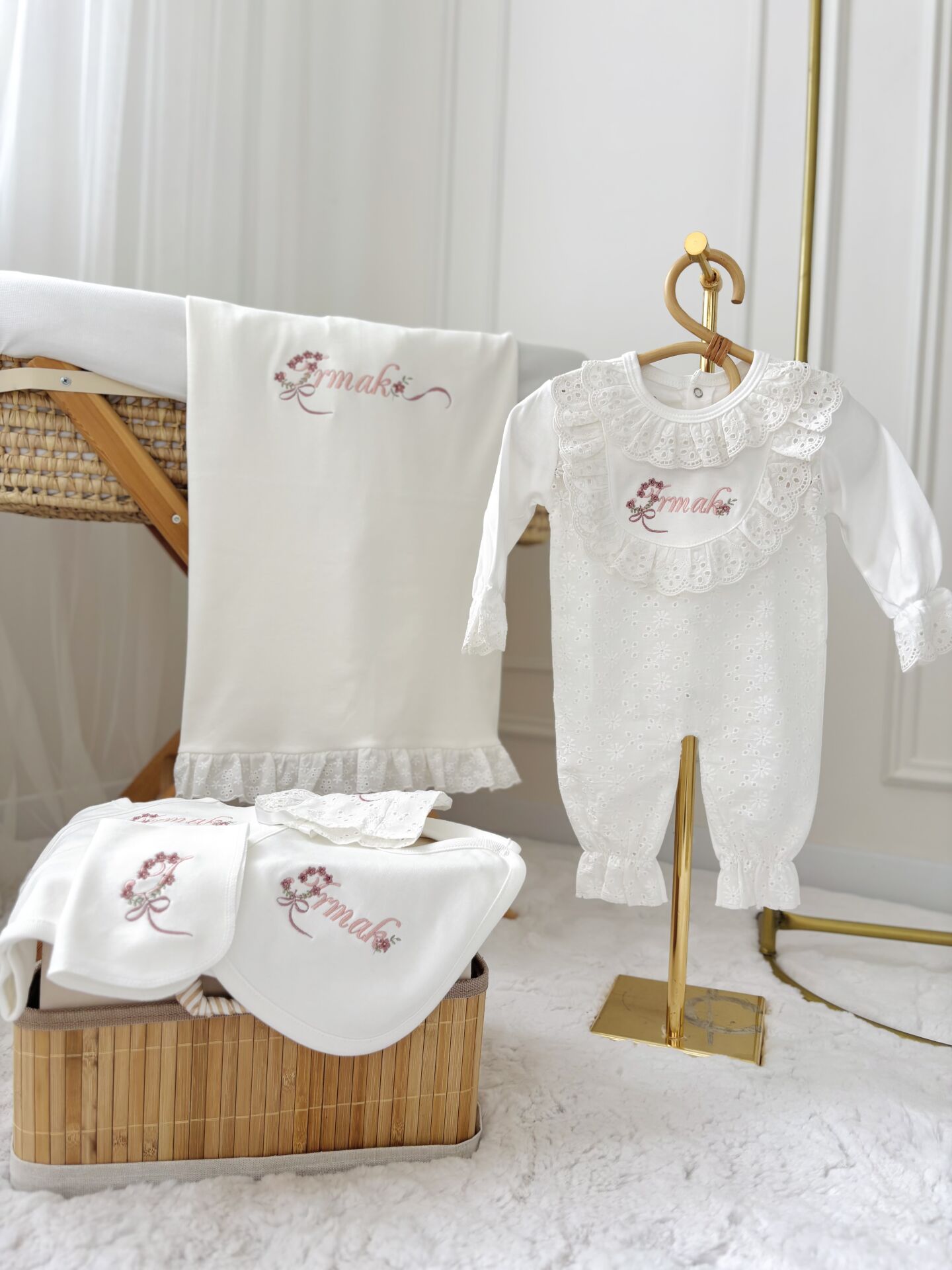 KIZ FİSTO HASTANE ÇIKIŞI